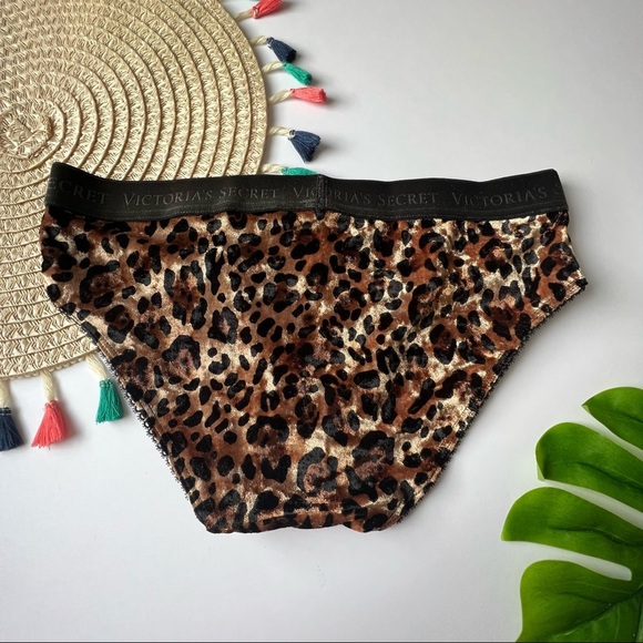 Victoria's Secret Logo Cotton Hiphugger Panty Leopard XS NEW - Picture 4 of 4